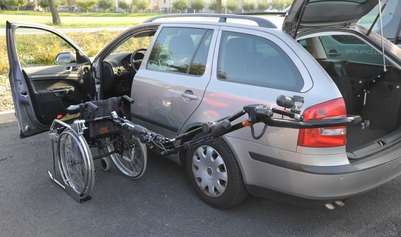 Vozkův tip: Pomůcky a úpravy auta pro snadnější nakládání mechanického  vozíku samotným vozíčkářem (do vozidla či na jeho střechu) - Motorismus bez  bariér - vozíčkář a informace: Magazín Vozka - o životě